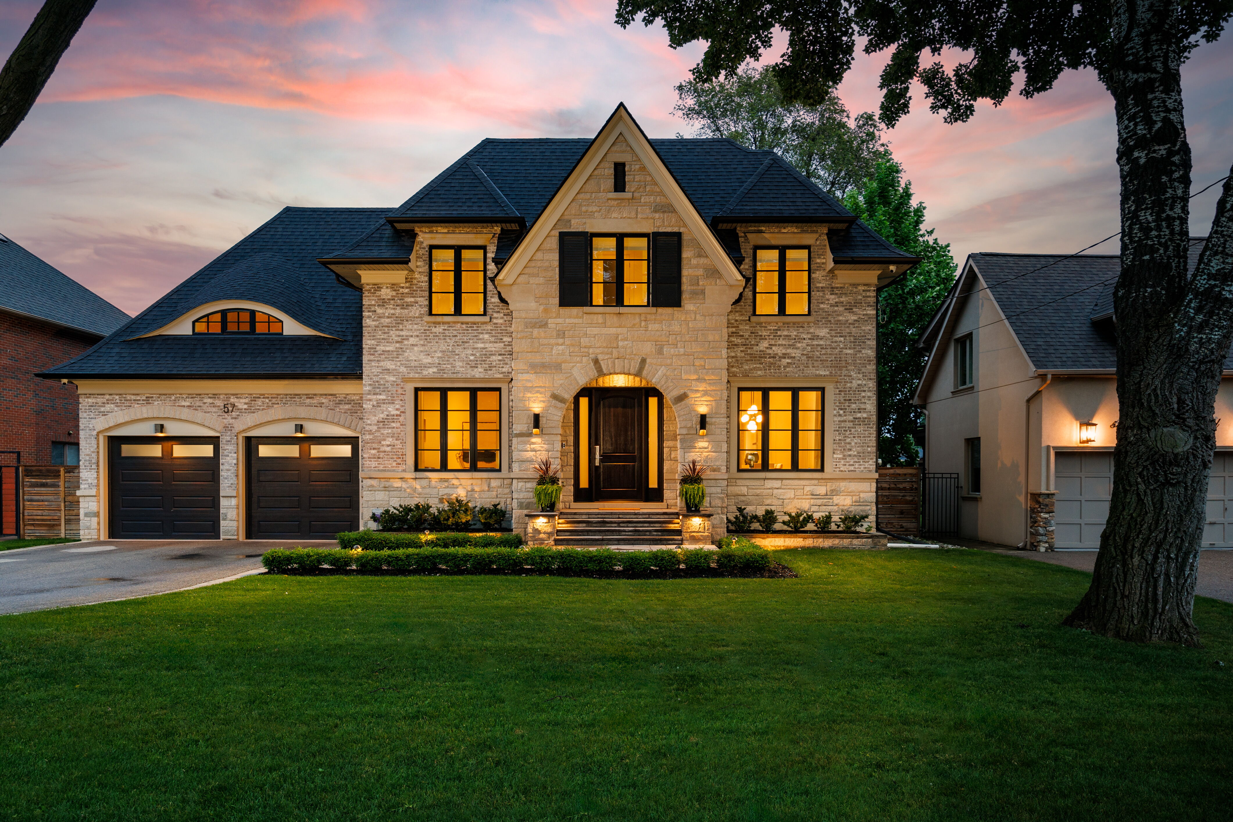 A luxury Etobicoke estate equipped for whole-home automation