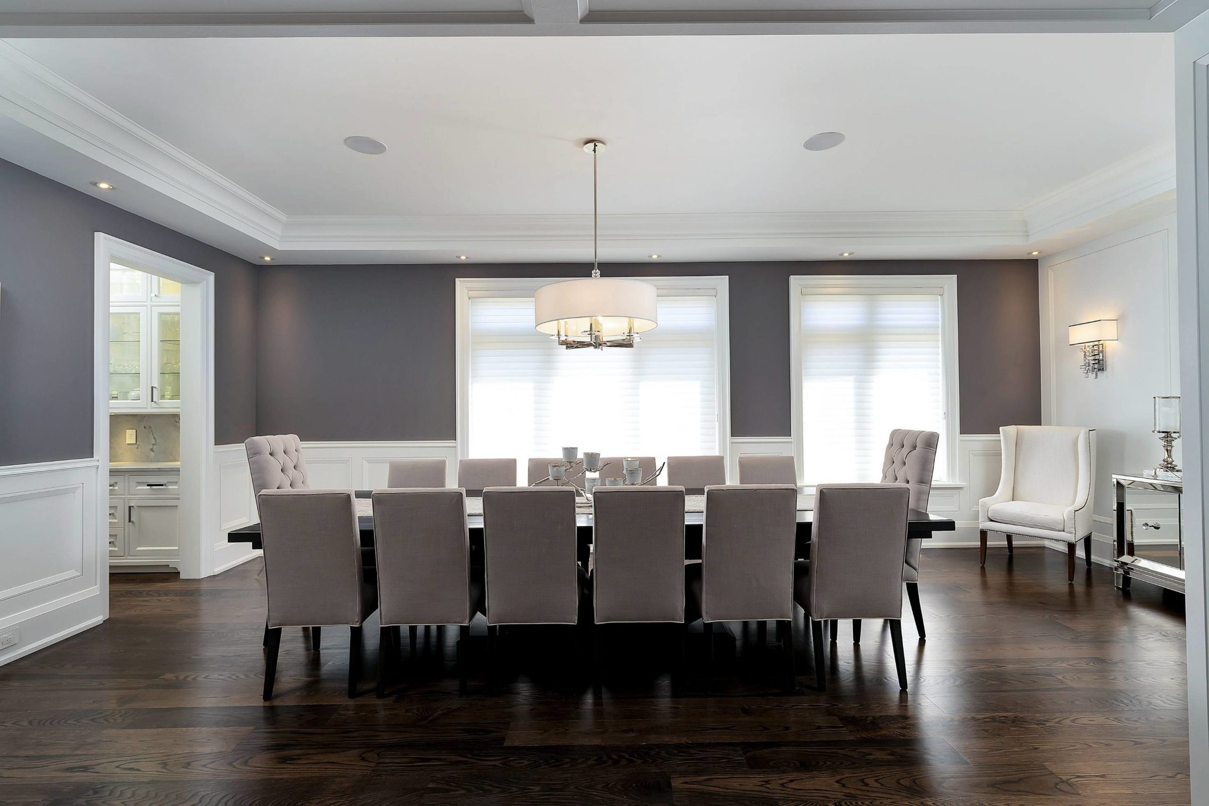 Family-sized island with eat-in seating