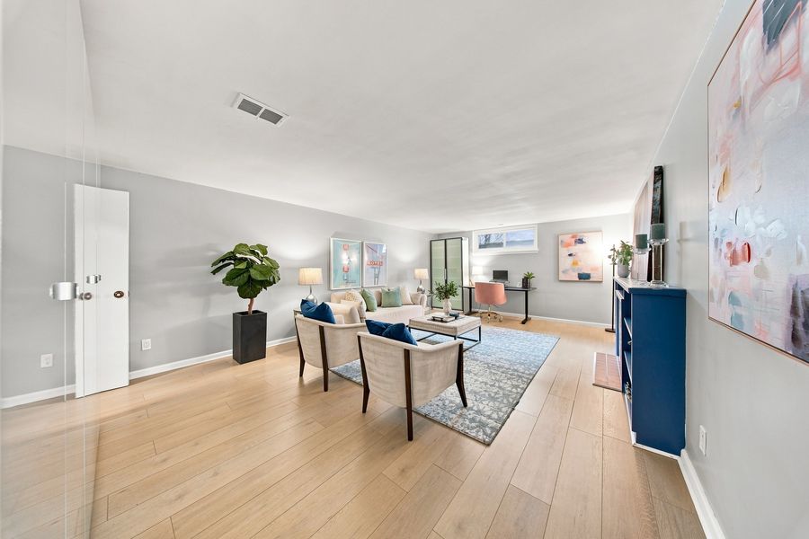 Lower-level sitting area — 16 Oldham Road