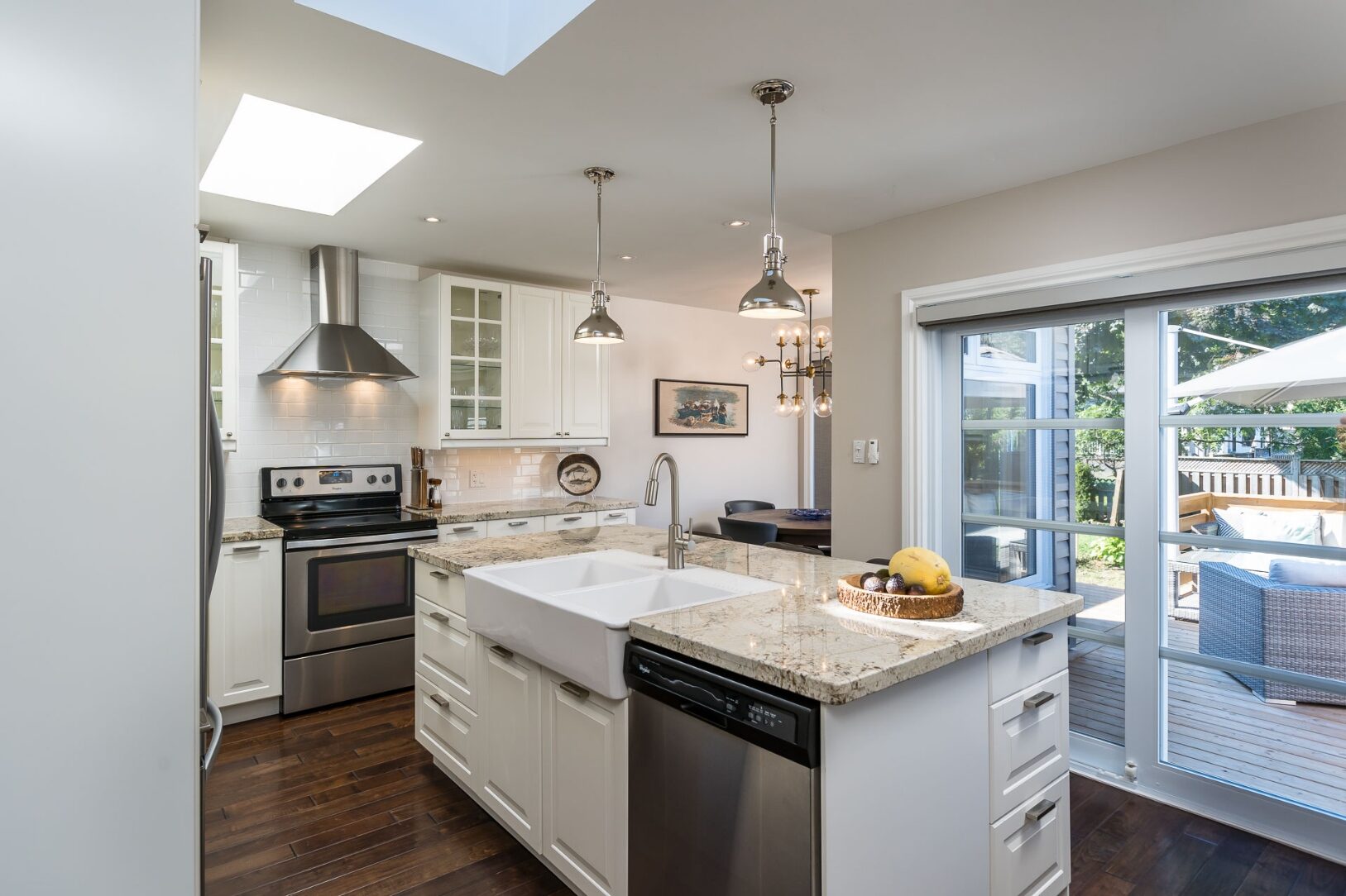 Chef's eat-in kitchen with walkout to the rear deck