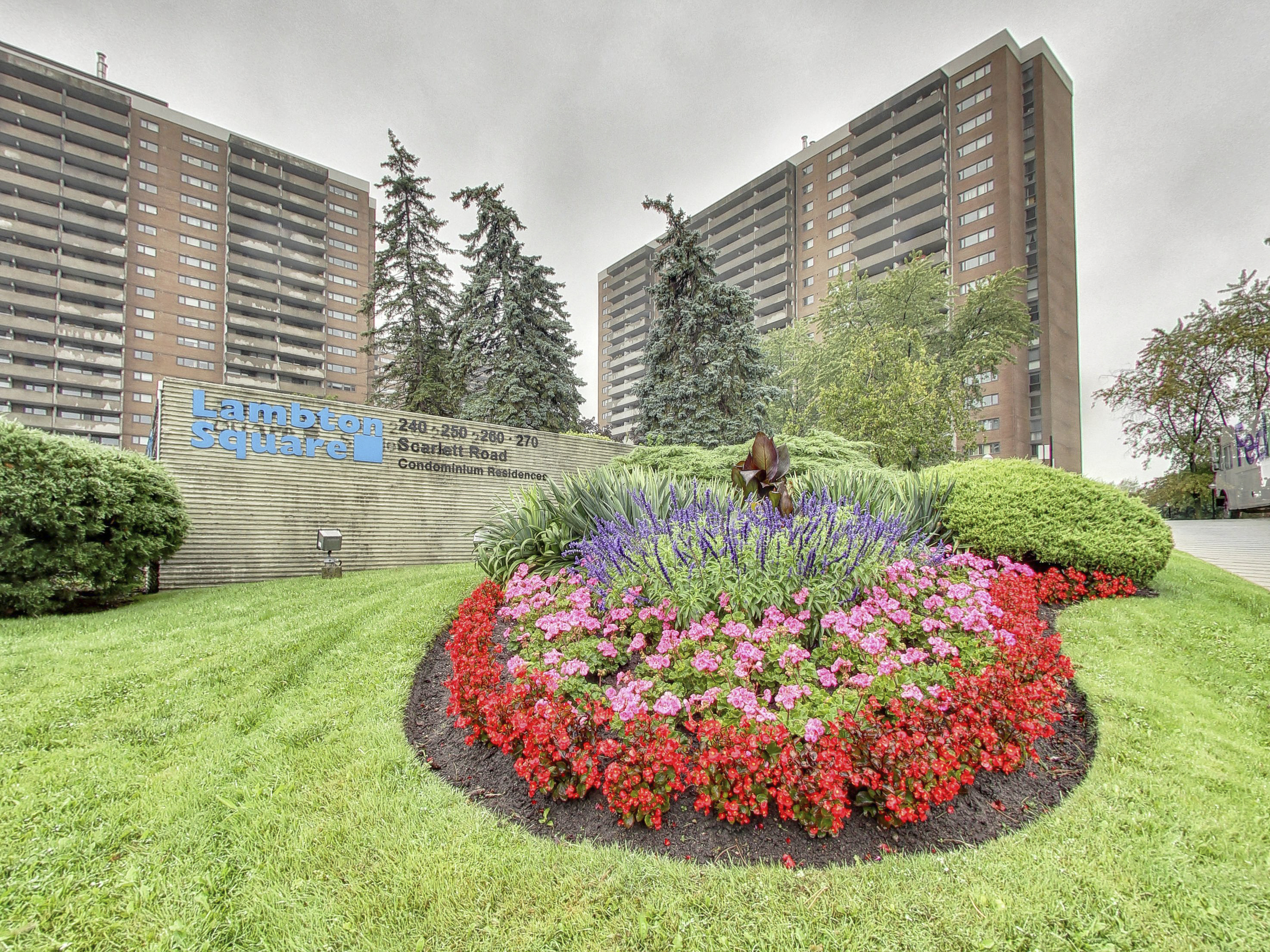 Lampton Square — building exterior
