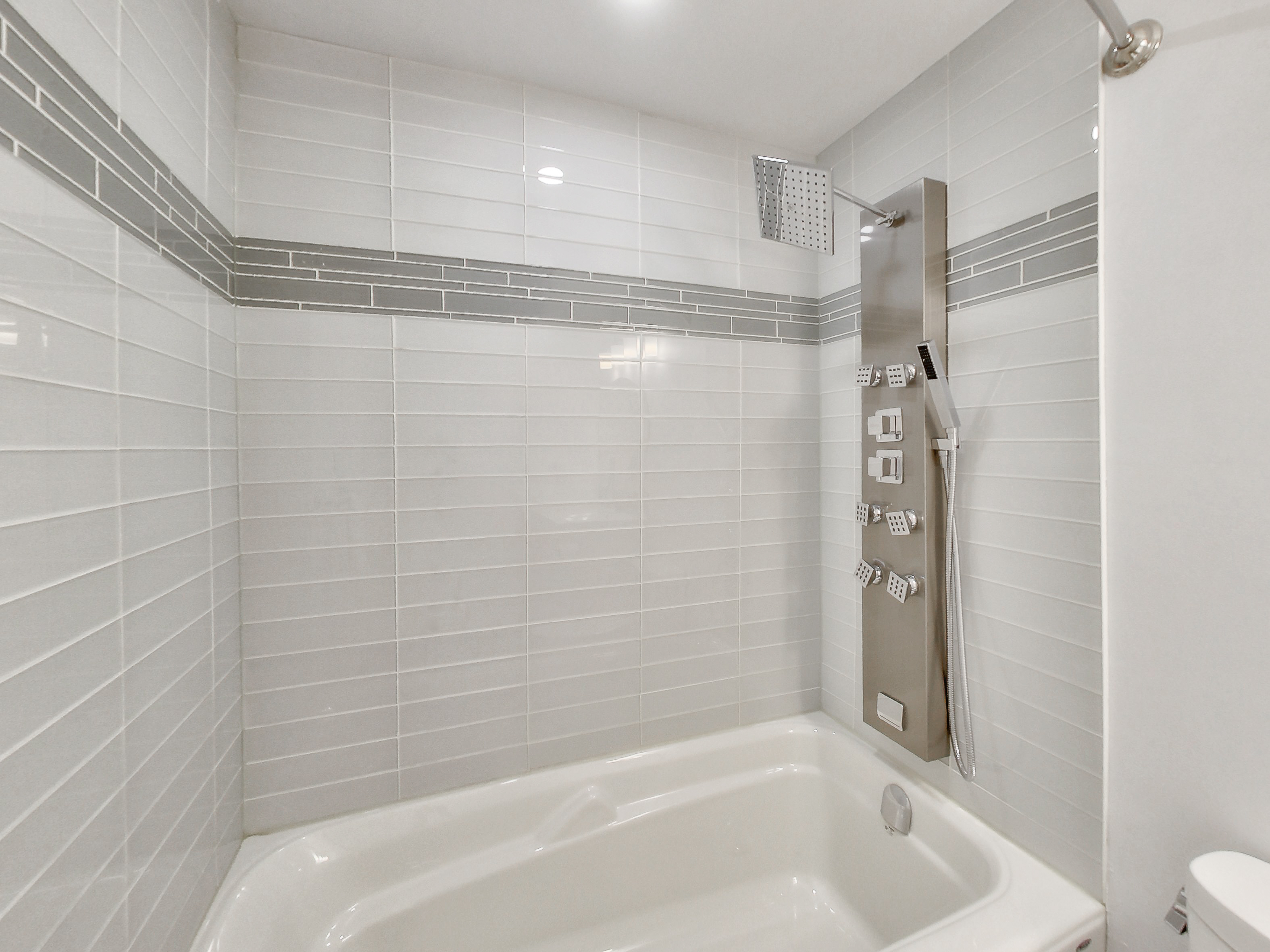 Body-jet shower detail