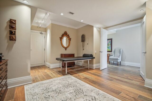 383 Ellis Park Road — photograph 16