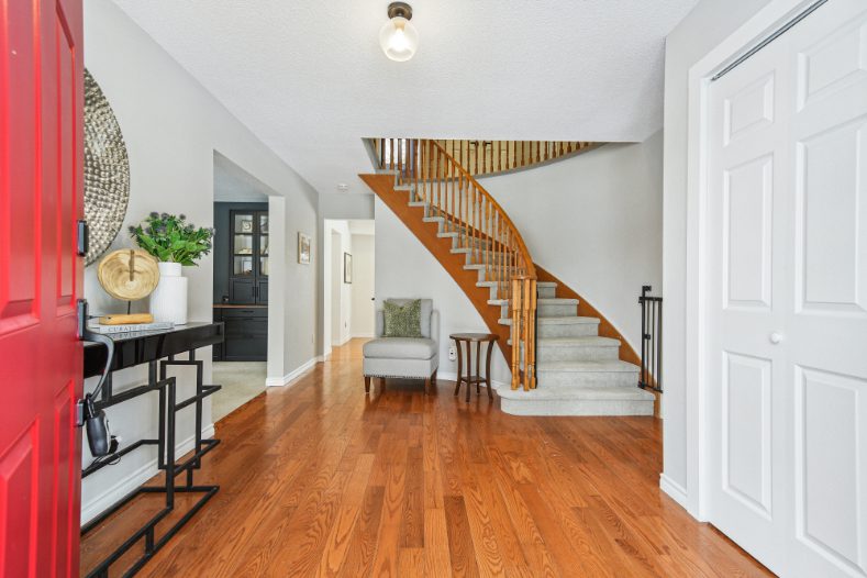 Foyer with circular staircase