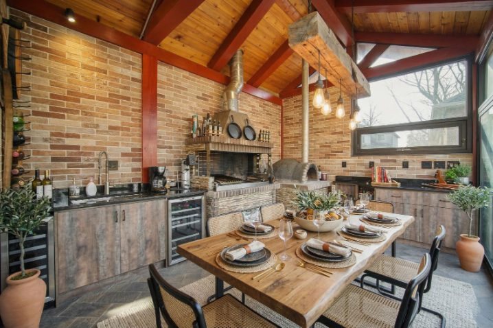 Permitted garden studio and outdoor kitchen at 44 Yorkview Drive