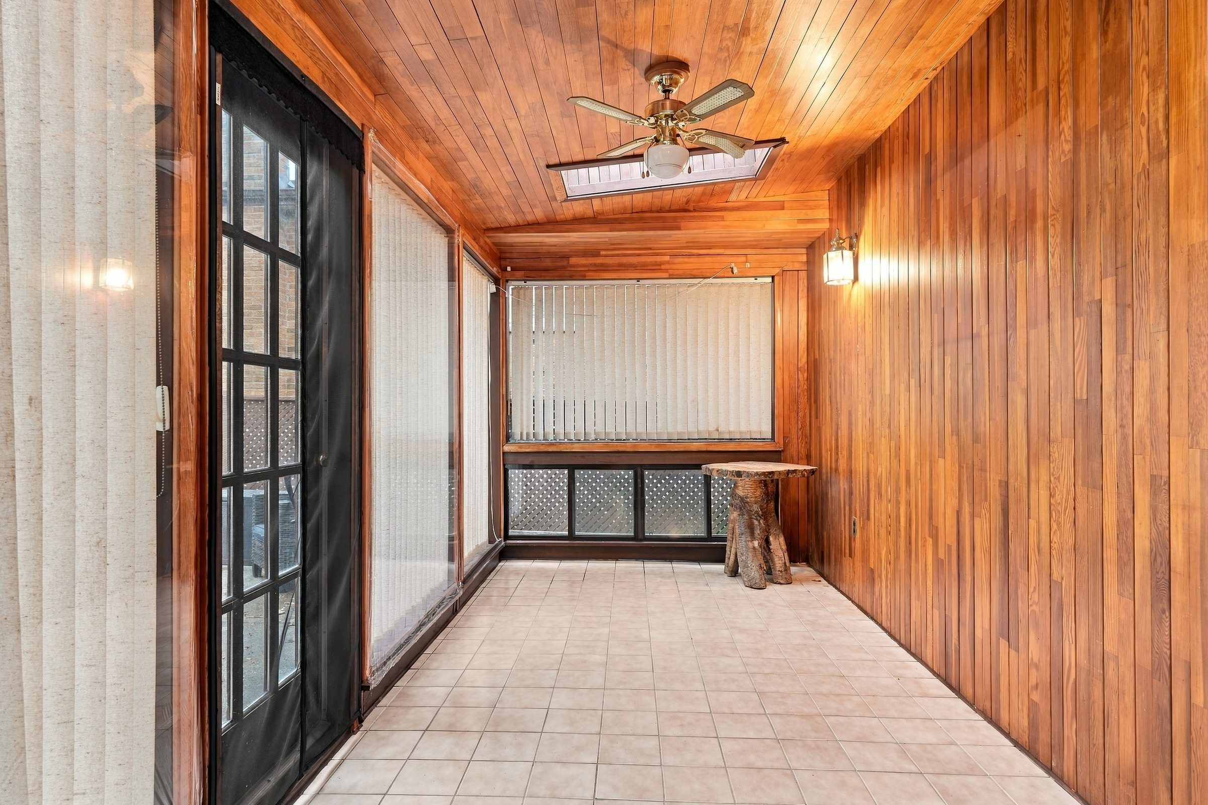 Bonus sunroom at 476 Michelle Row, Mississauga