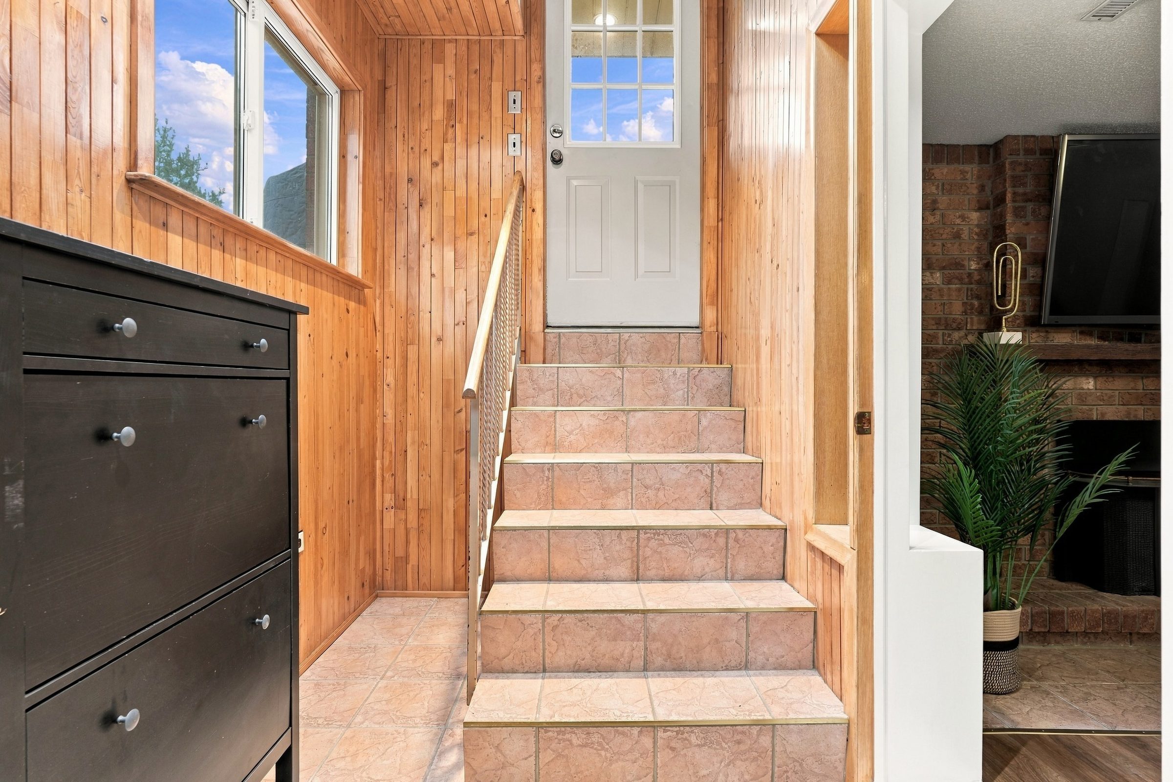 Separate rear entrance at 476 Michelle Row, Mississauga