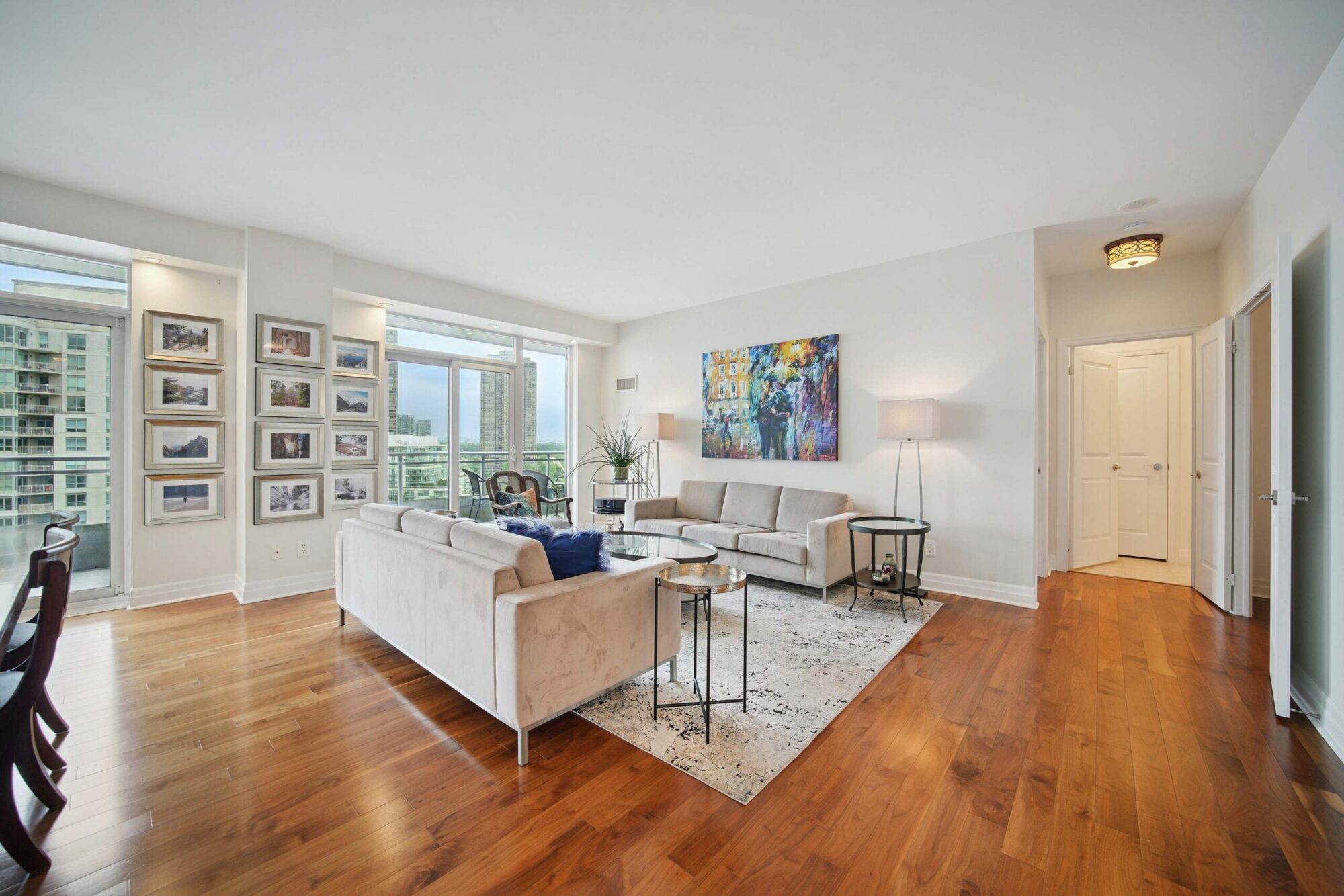 Living area with built-ins