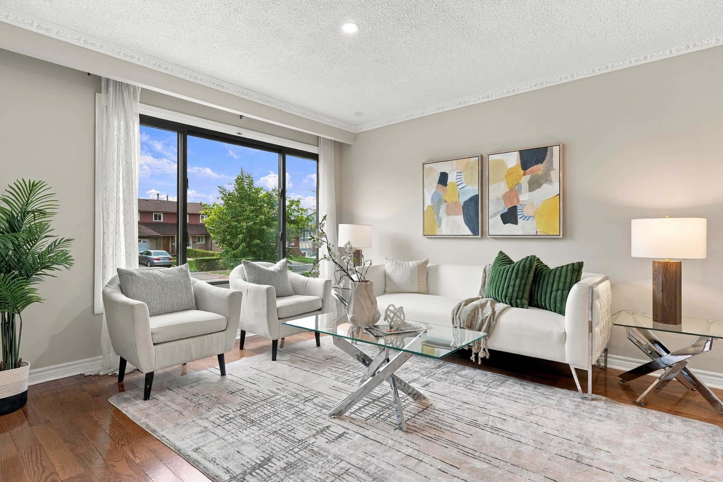 Living room at 7179 Delmonte Crescent, Mississauga