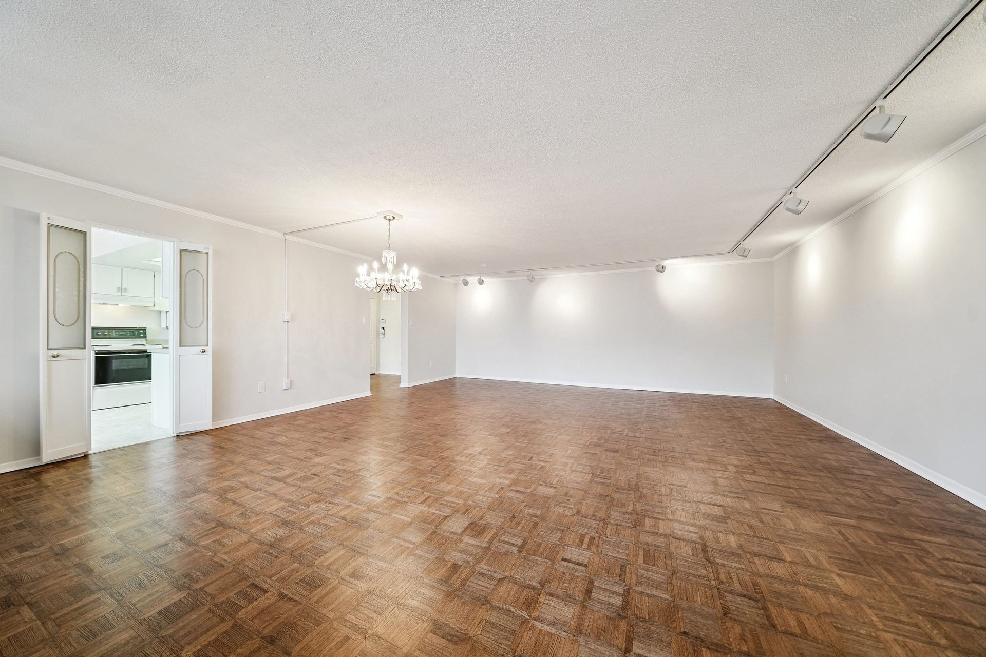 Walk-in pantry
