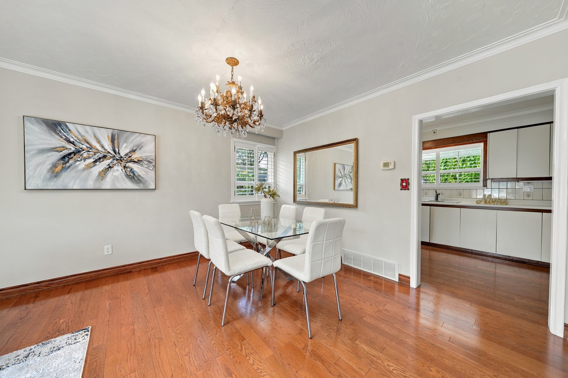 Dining area off the kitchen