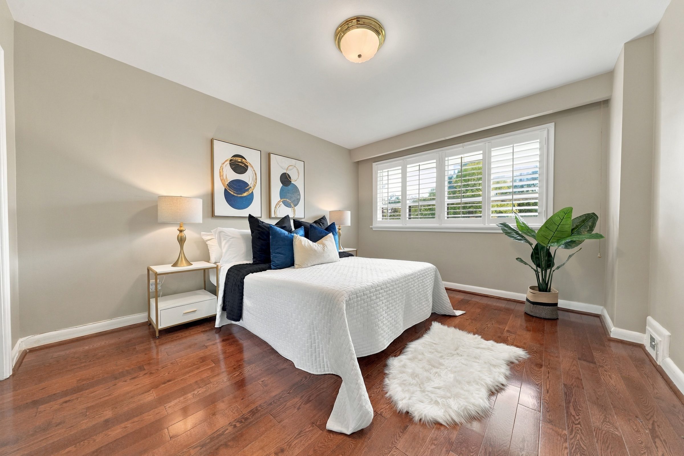 Bedroom with garden outlook