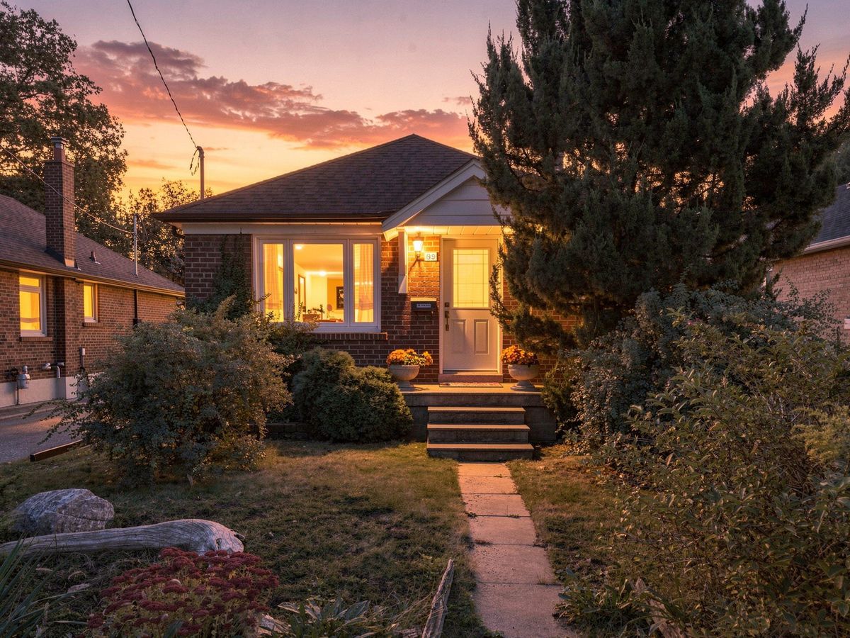89 Yorkview Drive, a detached bungalow for sale in Norseman Heights, Etobicoke