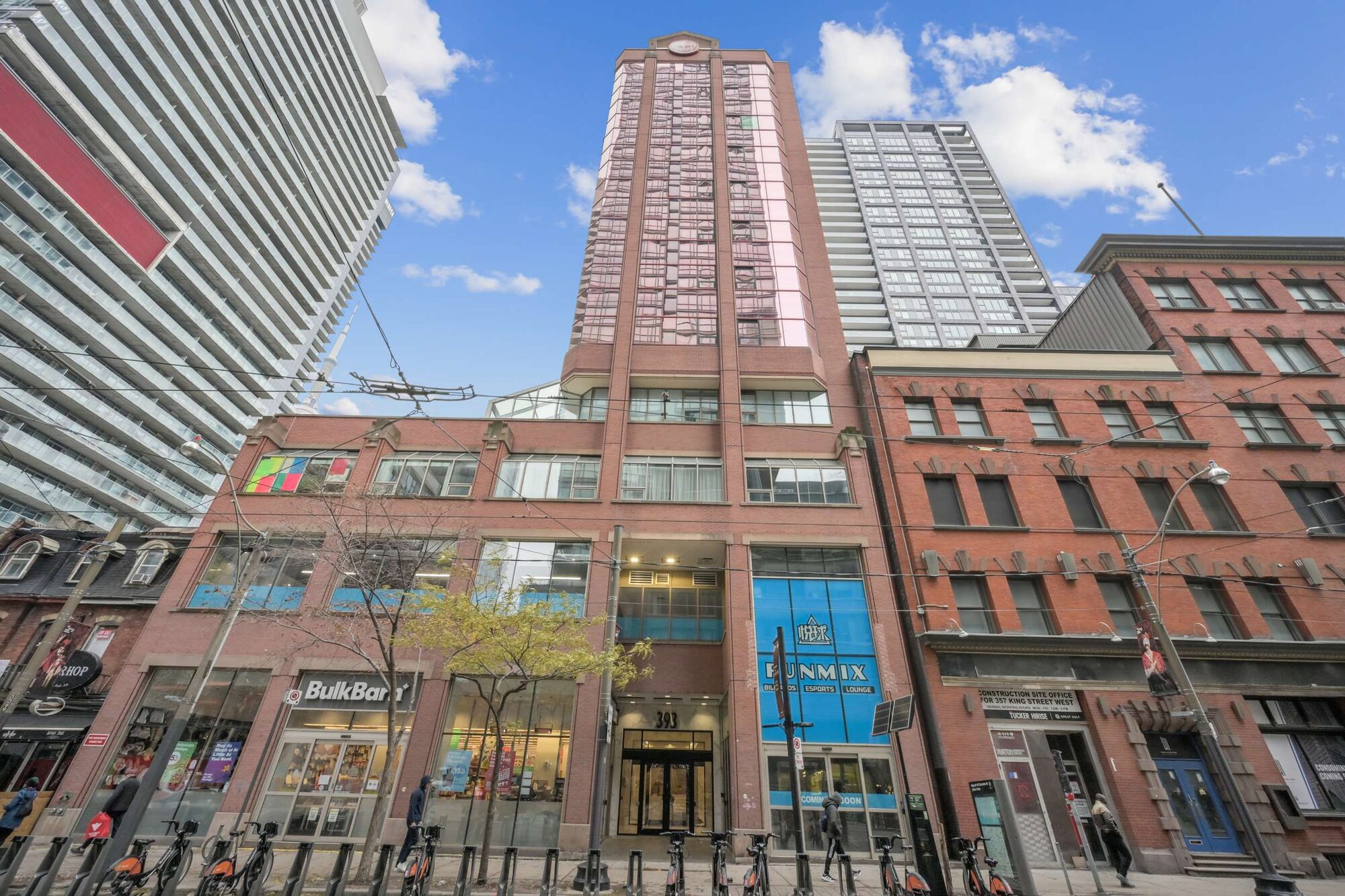 Suite 904 — 393 King Street West, Entertainment District, Toronto